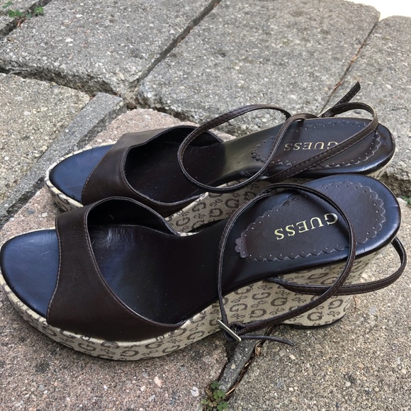SALE! βοΈ GUESS brown leather platform wedges π - Picture 3 of 12